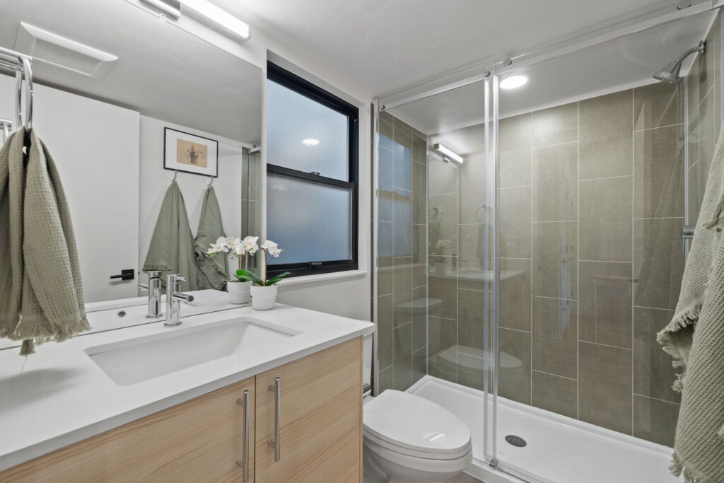 28 web or mls 7j4a0706